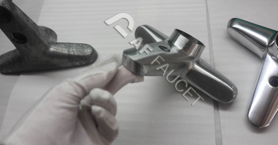 RTAF-AP04AZ- Macchina per lucidare i metalli CNC, Macchina per lucidare il miscelatore di pareti del bagno Zamak, Macchina per lucidare i robot