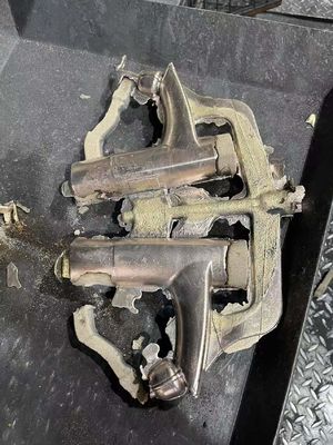 Macchina di fusione CNCMachina di fusione automatica in ottone- 2 manipolatori
